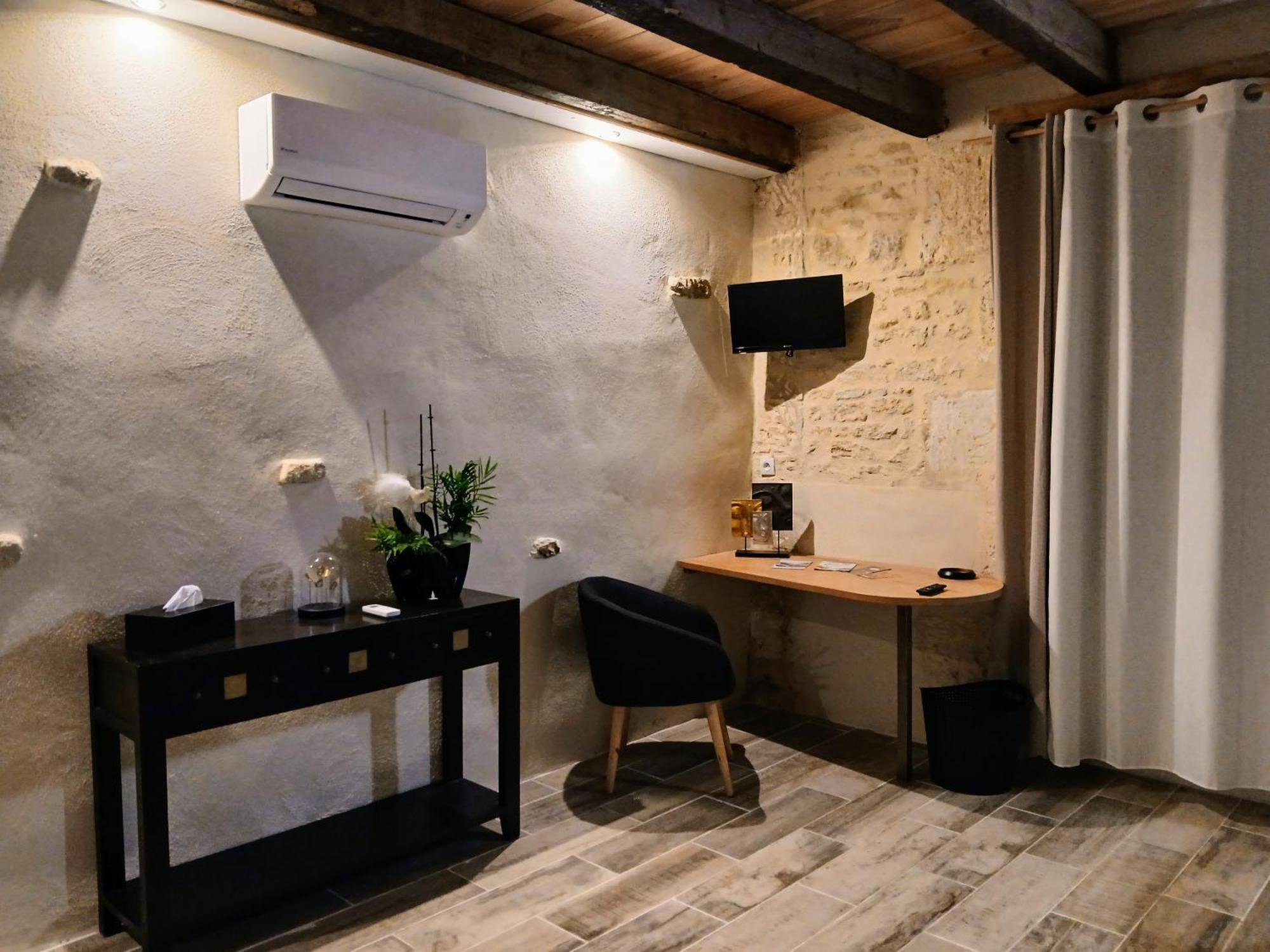 O Calme Hotel Brizambourg ภายนอก รูปภาพ